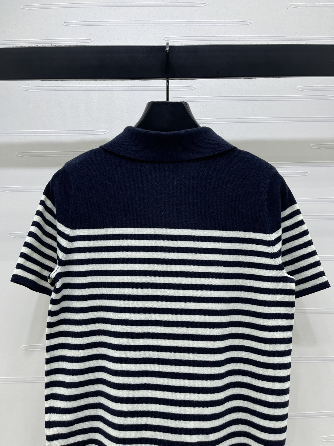 Women's short sleeves